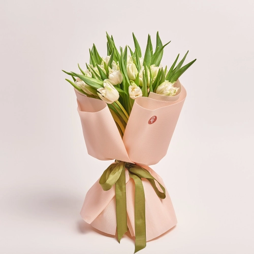 Зображення товару Букет 25 Білих піоновидних Тюльпанів F591, артикул: 45237