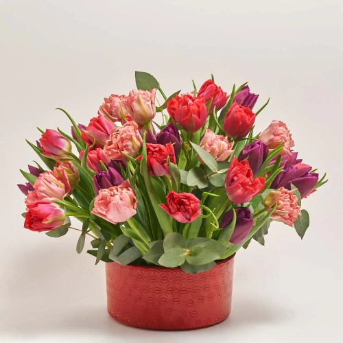 Зображення товару Композиція з піоновидних тюльпанів у кашпо F115, артикул: 55748