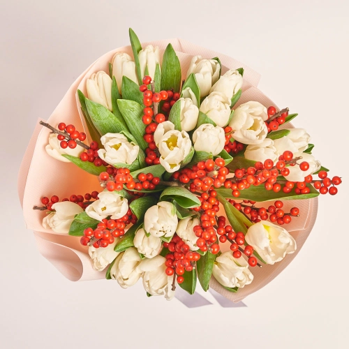 Зображення товару Букет Дуо з білими Тюльпанами та Ілексом F676, артикул: 44324
